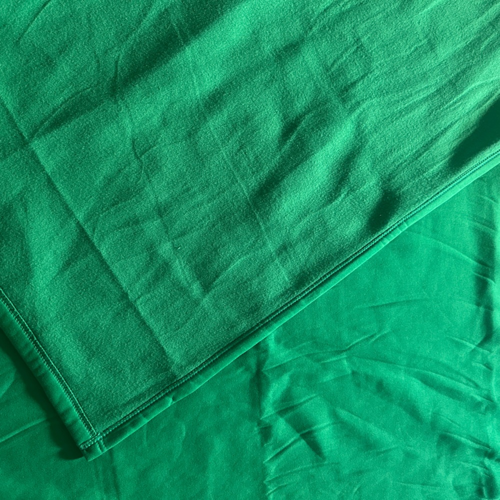 University of Oregon Green Fleece Blanket - Picture 3 of 4